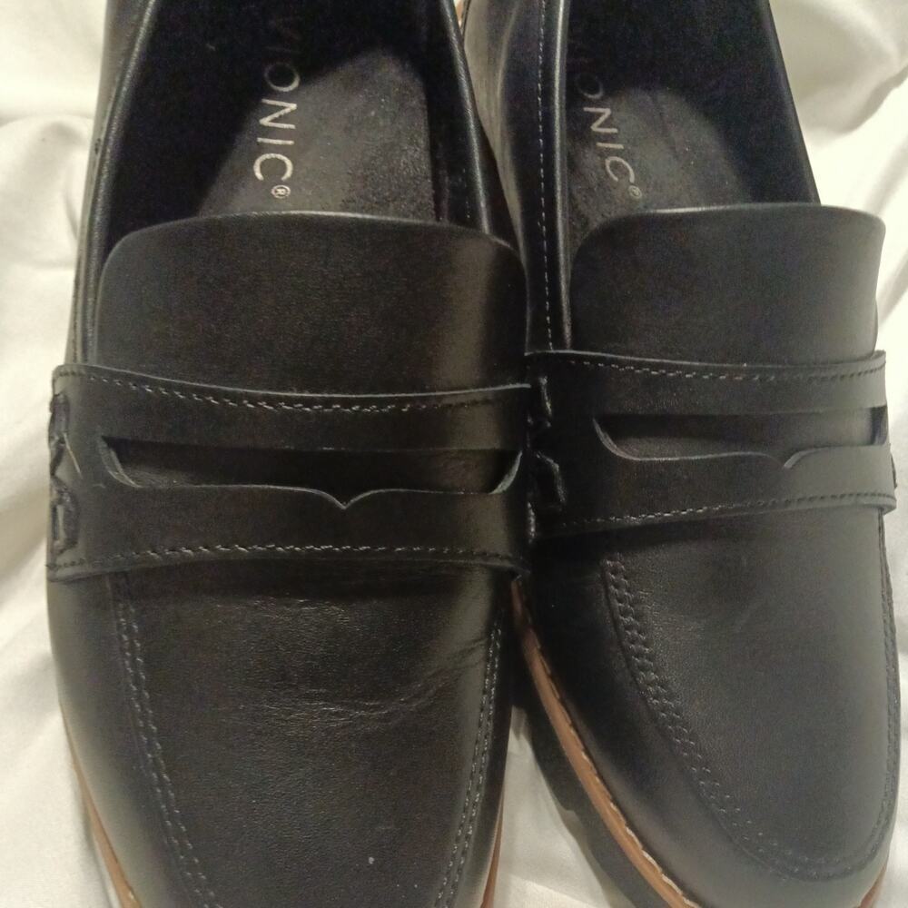 Vionic Women's Cheryl II Leather penny Loafers Black size 5 timeless design - Picture 4 of 4